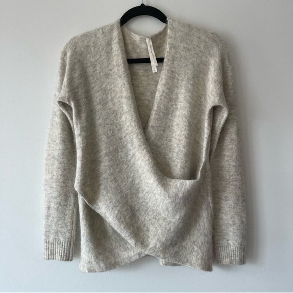 ❌SOLD❌ The Group Babaton Bandini Criss Cross Alpaca Wool cream Sweater size Sm - Picture 2 of 7